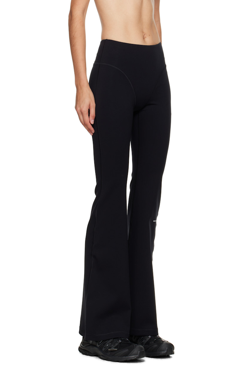 Flared 180 gsm stretch nylon jersey sport leggings.

· Flatlock seams throughout
· High-rise
· Elasticized waistband
· Logo printed at front leg

Supplier color: Black
