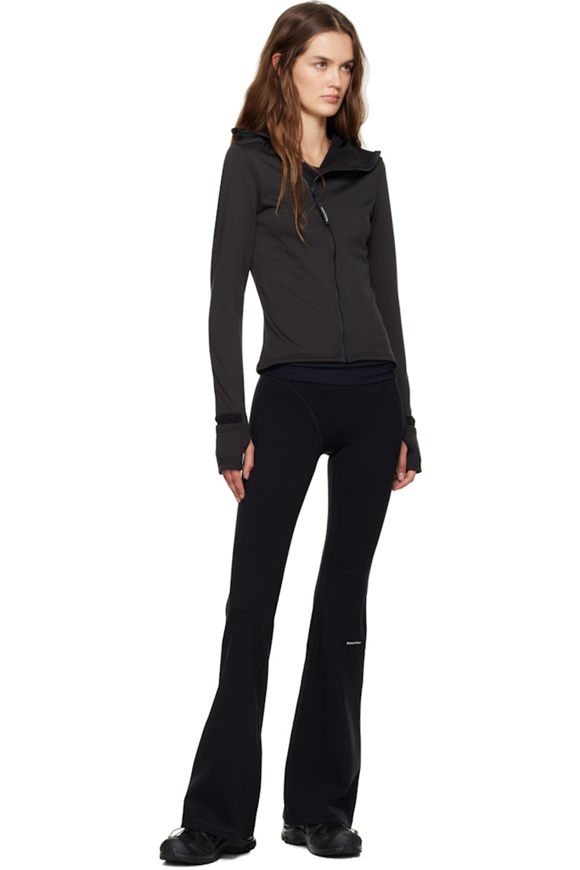 Flared 180 gsm stretch nylon jersey sport leggings.

· Flatlock seams throughout
· High-rise
· Elasticized waistband
· Logo printed at front leg

Supplier color: Black