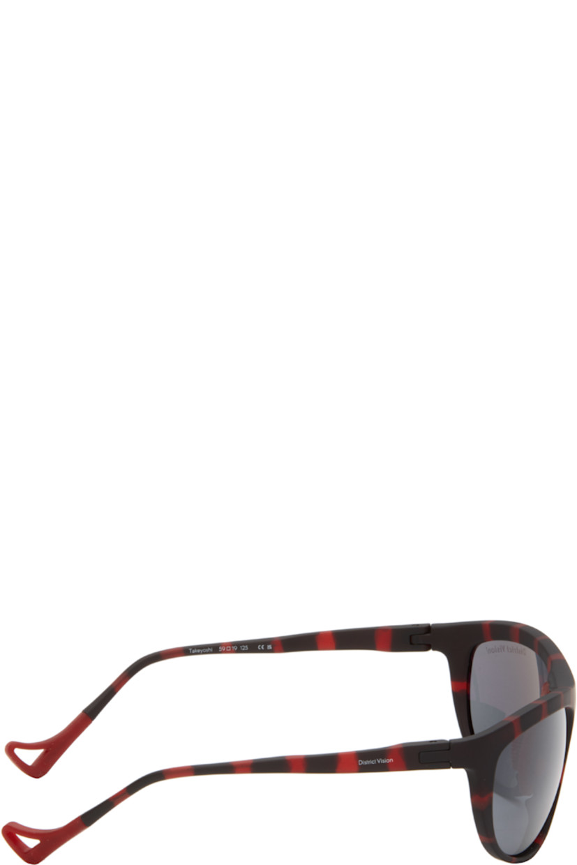 Round tortoiseshell acrylic-frame sunglasses.

· Mirrored gray lenses with D+ lens technology
· 100% UVA/UVB protection
· Integrated rubber nose pads
· Logo printed at lens and temple
· Eyewear chain-compatible rubber temple tips
· Includes microfiber pouch
· Size: 59.19 125

Supplier color: Red tortoise/D+ onyx mirror