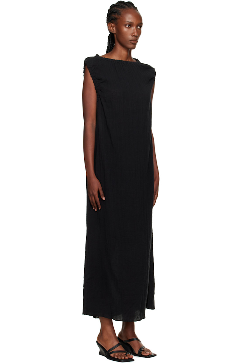 Crinkled linen- and organic cotton-blend hopsack maxi dress.

· OEKO-TEX®-certified
· Gathering at elasticized boatneck and armscyes

Supplier color: Black