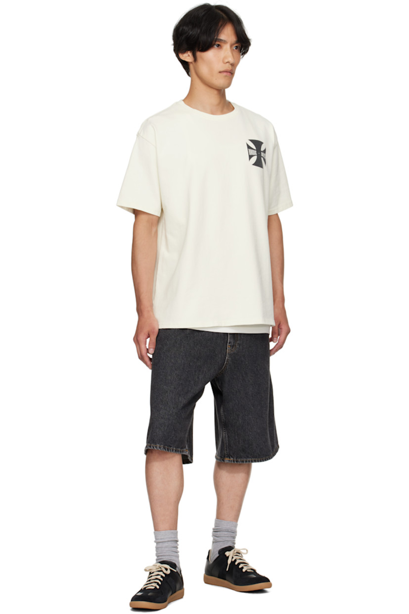 Cotton jersey T-shirt.

· Rib-knit crewneck
· Logo graphic printed at chest and back
· Dropped shoulders
· Text printed at back

Supplier color: White