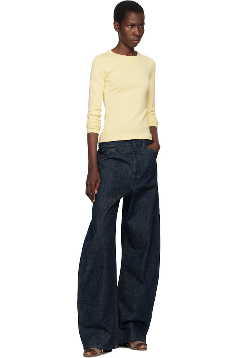 Organic cotton jersey T-shirt.

· Rib-knit crewneck and cuffs
· Central seam at back

Supplier color: Butter