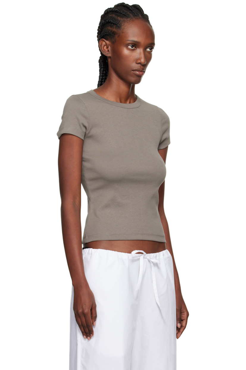 Rib-knit organic cotton T-shirt. 

· Crewneck
· Cropped hem
· Central seam at back

Supplier color: Mushroom