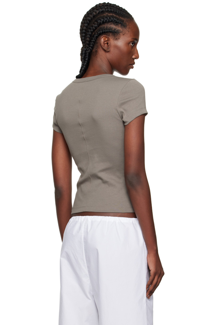 Rib-knit organic cotton T-shirt. 

· Crewneck
· Cropped hem
· Central seam at back

Supplier color: Mushroom
