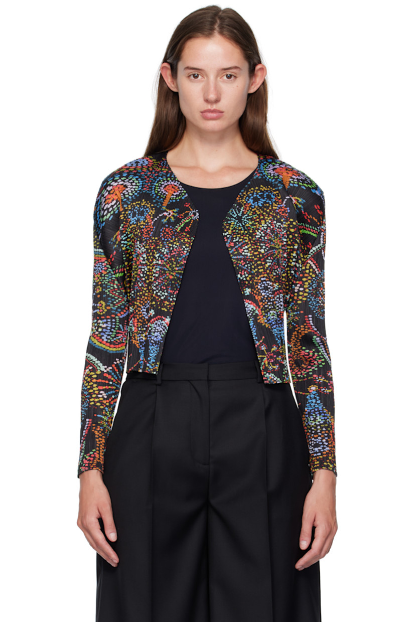 Garment-pleated tricot cardigan.

· Graphic pattern printed throughout
· Y-neck
· Open front

Supplier color: Black