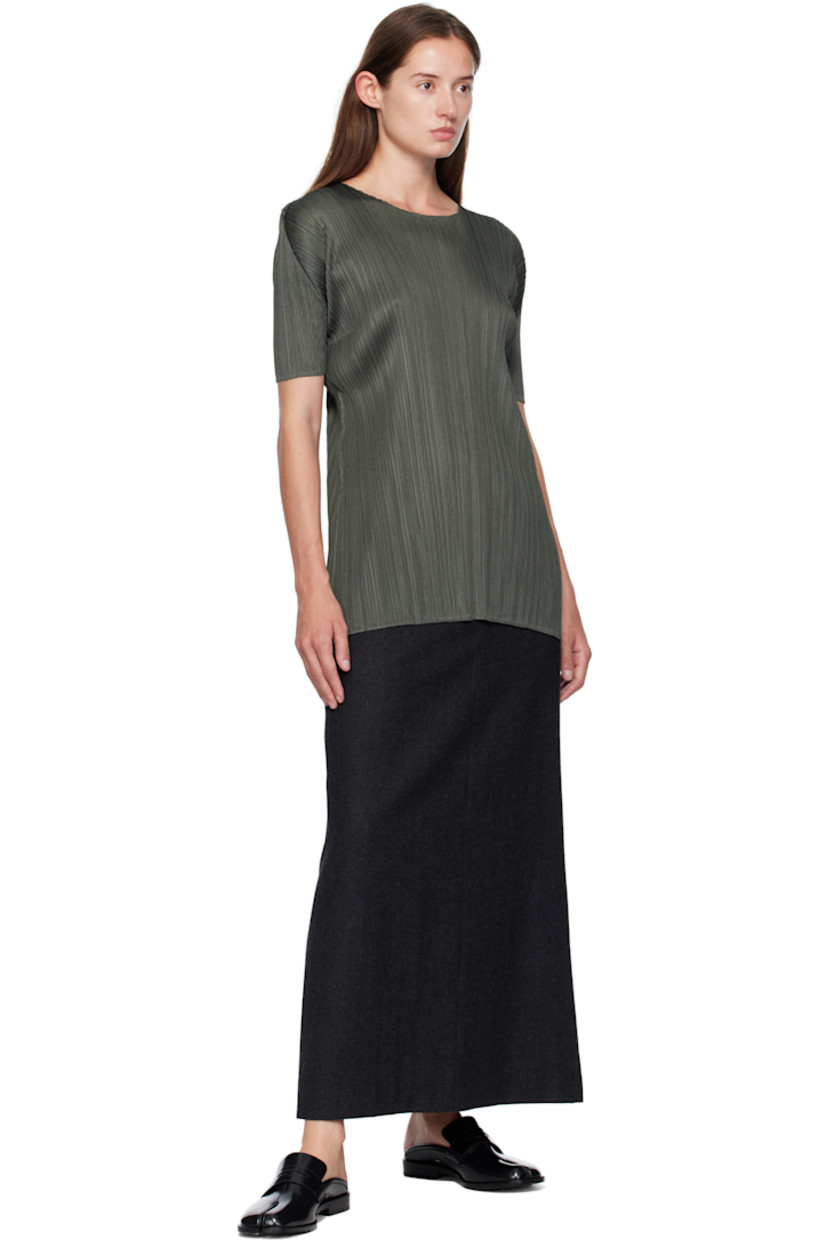 Garment-pleated tricot T-shirt. 

· Crewneck
· Vented side seam

Supplier color: Charcoal gray