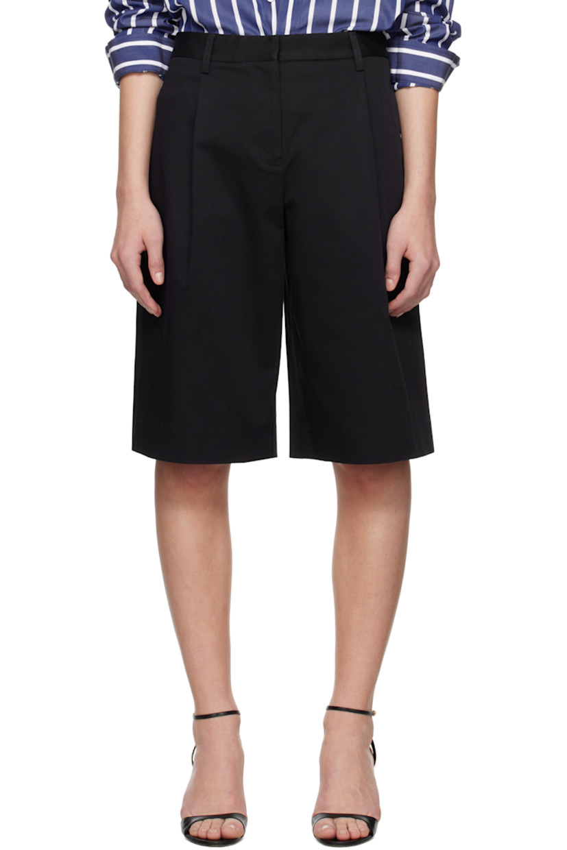 Stretch organic cotton twill shorts. 

· Wide straight-leg 
· Belt loops
· Four-pocket styling
· Zip fly 
· Pleats at front 

Supplier color: Black