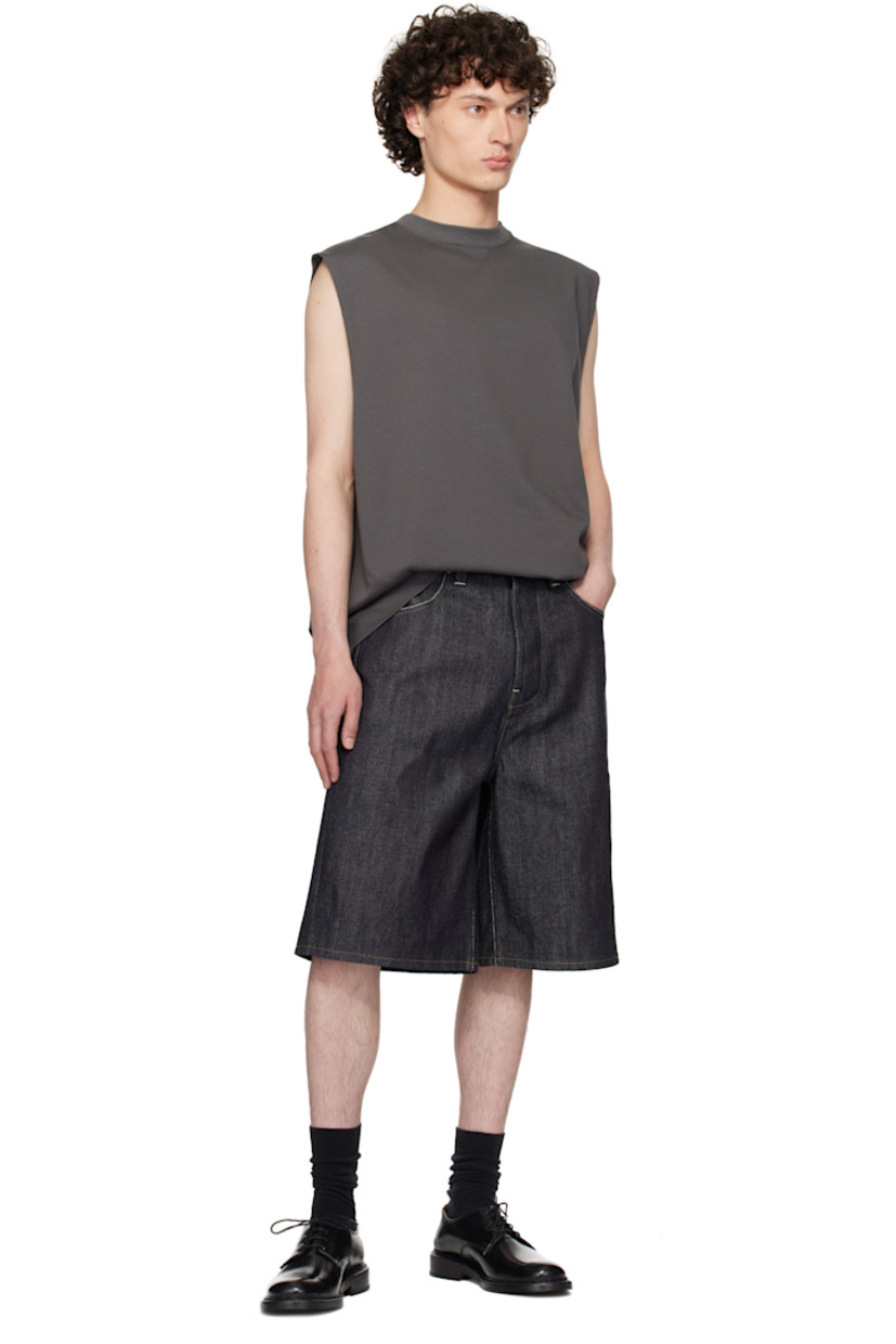 Cotton jersey tank top.

· Rib-knit crewneck
· Logo flag at back collar

Part of the Under Summit Wear collection.

Supplier color: Charcoal