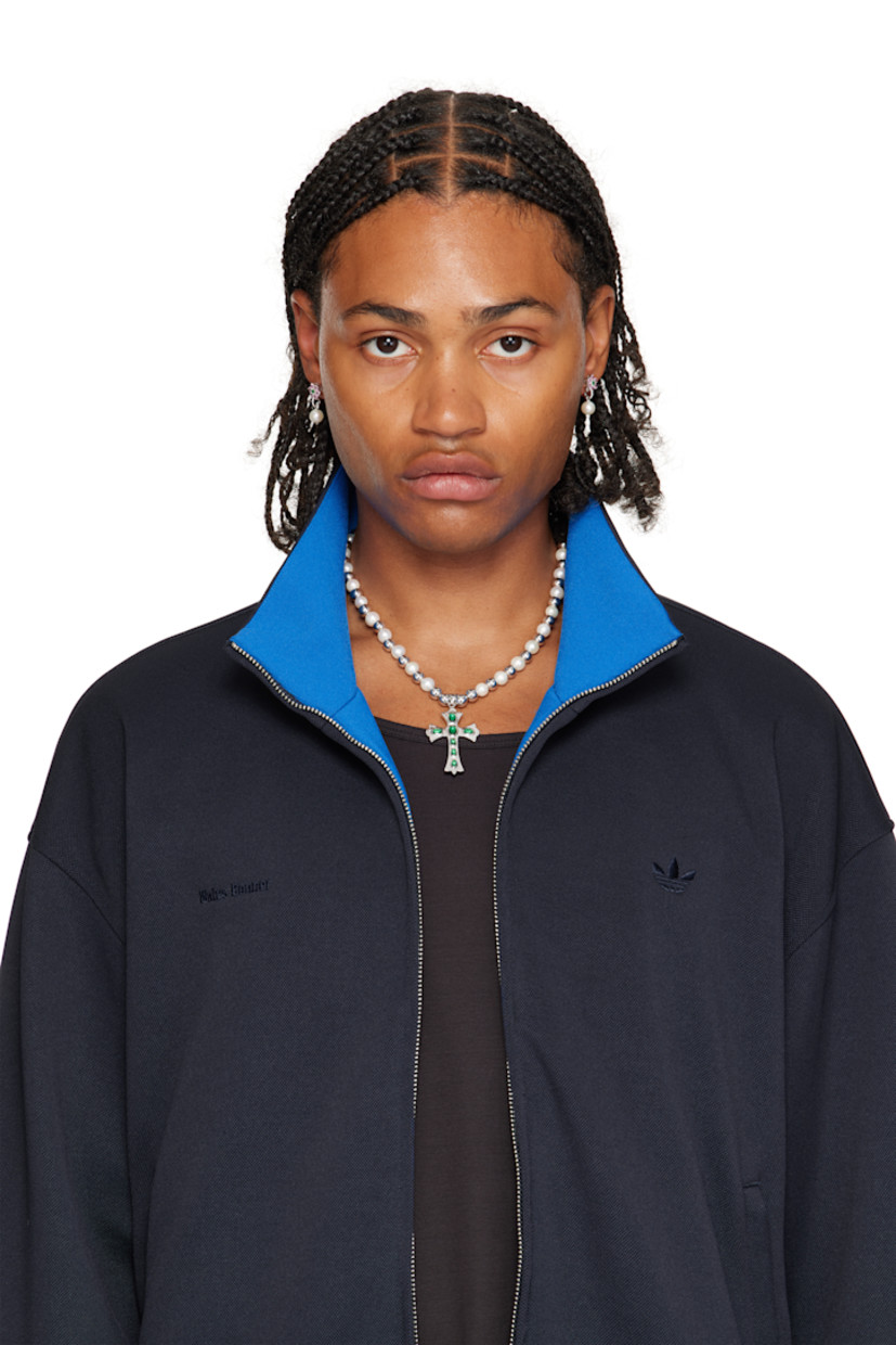Handcrafted ball chain necklace in 18k white gold vermeil. 

· Beaded freshwater pearls throughout
· Bezel-set cubic zirconia stones at pendant
· Logo charm at adjustable lobster-clasp fastening
· L20.5"

Supplier color: White gold/Green