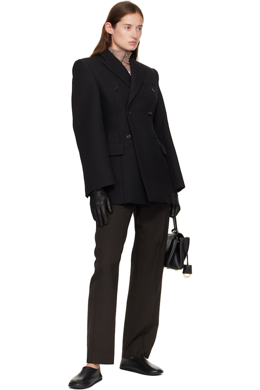 Grained nappa leather gloves.

· Suede trim at fingers
· Partially elasticized wrist
· Notch and logo hardware at top wrist
· Full knit cashmere-blend lining

Supplier color: Black