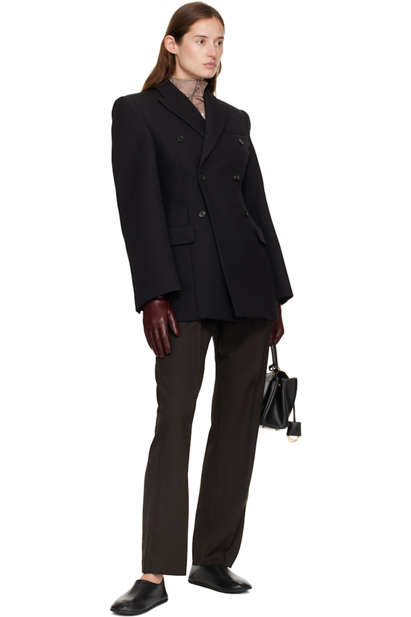 Grained nappa leather gloves.

· Suede trim at fingers
· Partially elasticized wrist
· Notch and logo hardware at top wrist
· Full knit cashmere-blend lining

Supplier color: Vino