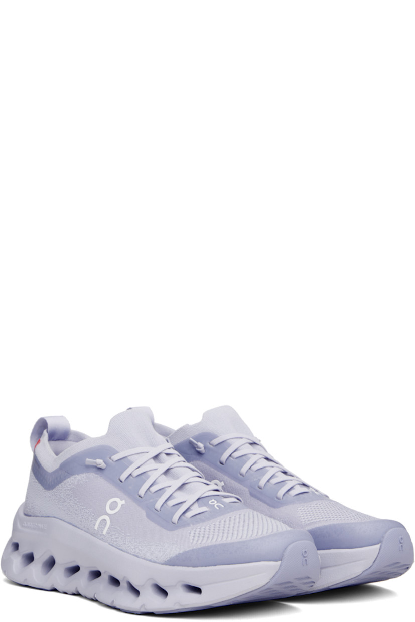 Low-top recycled mesh sneakers.

· Reflective logo bonded throughout
· Lace-up closure
· Padded collar
· Pull-loop at heel collar
· CloudTec Phase™ Helion™ superfoam rubber midsole
· Treaded rubber sole

Supplier color: Nimbus/Nimbus