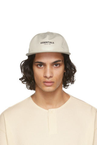 Fear of God ESSENTIALSのNew Era エディション ベージュ Retro Crown