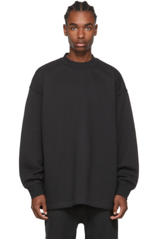 Fear of God ESSENTIALS: Black Relaxed Sweatshirt | SSENSE