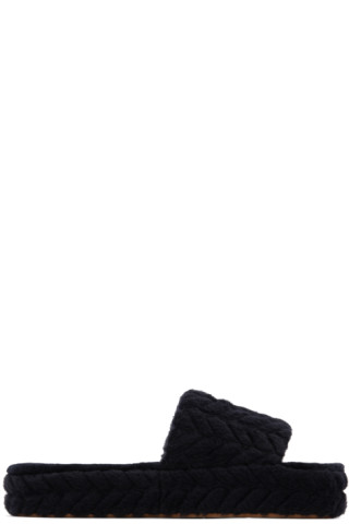 【関税込み】Agnona ネイビー Soft Spazzolino サンダル Agnonaのネイビー Soft Spazzolino サンダルがセール中