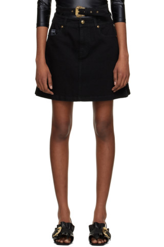 VERSACE JEANS COUTURE ミニスカート ブラック Versace Jeans Coutureのブラック ゴシックロゴ ミニスカートがセール中