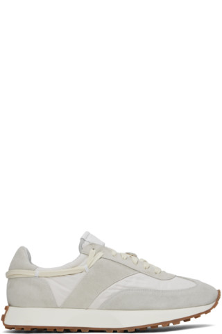 【関税込み】Rhude ホワイト&グレー ランニングスニーカー Rhudeのホワイト&グレー ランニングスニーカーがセール中