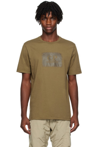 【関税込み】C.P. Company ブラウン Label Tシャツ C.P. Companyのブラウン Label Tシャツがセール中