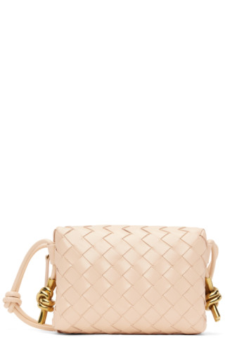 Bottega Veneta: ベージュ ミニ Loop カメラバッグ | SSENSE 日本