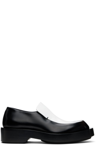 【関税込み】Jil Sander ブラック&ホワイト レザー ローファー Jil Sanderのブラック&ホワイト レザー ローファーがセール中