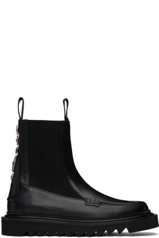 Toga Virilisのブラック レザー チェルシーブーツがセール中