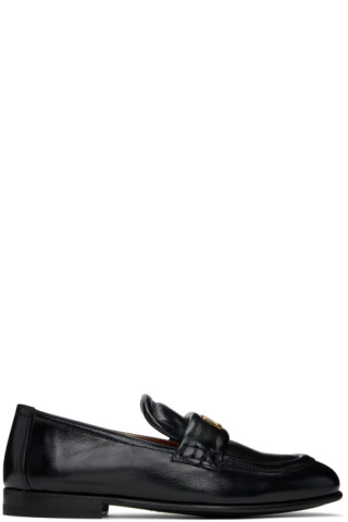【関税込み】Moschino ブラック メタルロゴ ローファー Moschinoのブラック メタルロゴ ローファーがセール中