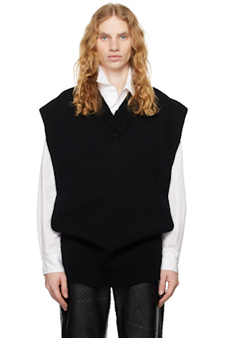 Maison Margielaのブラック レイヤード ニットベストがセール中