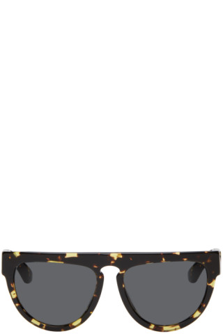 【関税込み】Burberry ブラウン Keyhole Straight サングラス Burberryのブラウン Keyhole Straight サングラスがセール中