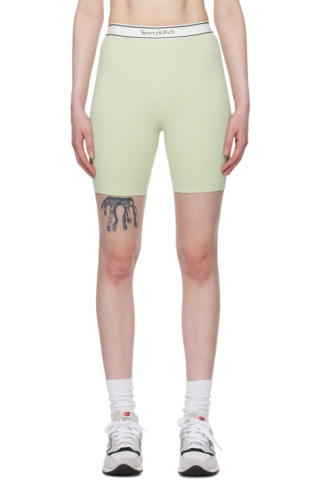 【関税込み】Sporty & Rich グリーン Serif バイカーショーツ Sporty & Richのグリーン Serif バイカーショーツがセール中