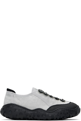 可憐にして大胆 CECILIE BAHNSEN Alina 刺繍 サテン スニーカー ALINA | SNEAKER EMBROIDERED SATIN GREY