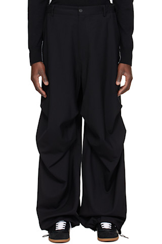 【関税込み】Maison Margiela ブラック クリース トラウザーズ MM6 Maison Margielaのブラック ドレープ トラウザーズがセール中