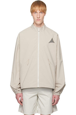 HELIOT EMILのベージュ Surtsey ウインドブレーカーがセール中