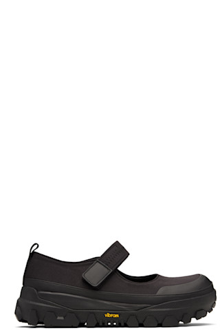 AMOMENTOのブラック Vibram メリージェーン ローファーがセール中