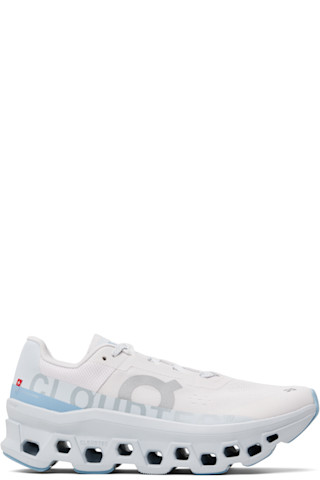 【関税込み】On オフホワイト&ブルー Cloudmonster スニーカー On: Off-White & Blue Cloudmonster Sneakers | SSENSE