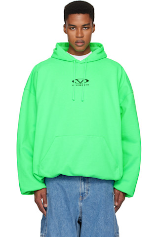 【VETEMENTS】グリーン オーバルロゴ クロップドボクシーTシャツ 251669M202035_1.jpg