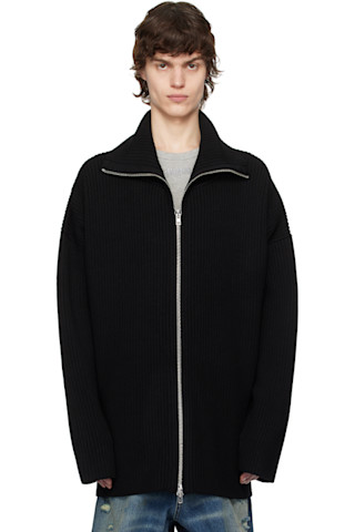 【関税込み】VETEMENTS ブラック ジップアップセーター VETEMENTSのブラック ジップアップセーターがセール中
