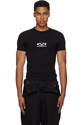 【VETEMENTS】ブラック オーバルロゴ フィット Tシャツ VETEMENTS: ブラック オーバルロゴ フィット Tシャツ | SSENSE 日本