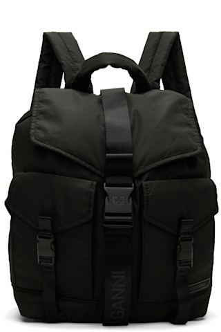 GANNIのブラック Tech バックパックがセール中
