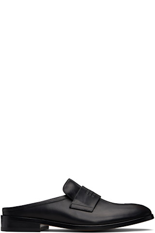 MM6 Maison Margiela: ブラック エンボスロゴ ローファー | SSENSE 日本