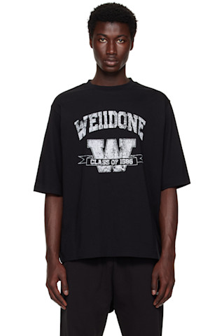 【関税込み】We11done ブラック University プリントTシャツ We11done: ブラック University プリントTシャツ | SSENSE 日本