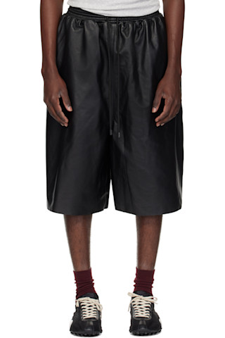 【関税込み】LU'U DAN ブラック B Ball レザーパンツ LU'U DAN: ブラック B Ball レザー ショートパンツ | SSENSE 日本
