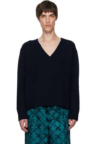 Dries Van Notenのネイビー Vネックセーターがセール中