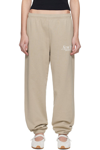 【関税込み】Sporty & Rich ベージュ NY 94 スウェットパンツ Sporty & Rich: ベージュ NY 94 スウェットパンツ | SSENSE 日本