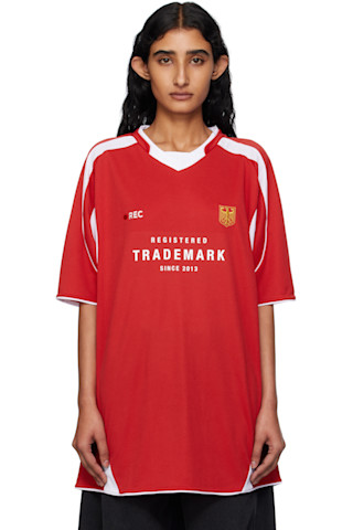 【関税込み】VETEMENTS レッド 'Trademark' Football ジャージー VETEMENTS: レッド 'Trademark' Football ジャージー | SSENSE 日本