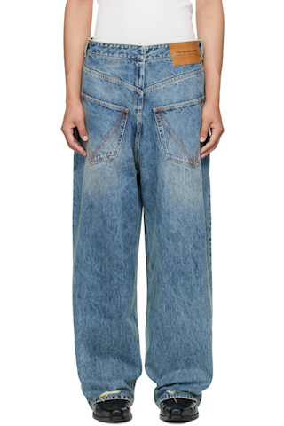 VETEMENTS: ブルー Back to Front ジーンズ | SSENSE 日本