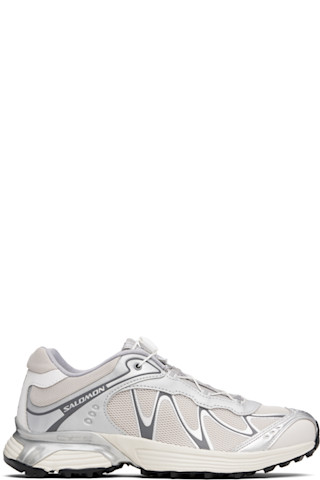 【関税込み】Salomon シルバー&ベージュ XT-Whisper スニーカー Salomon: Silver & Beige XT-Whisper Sneakers | SSENSE