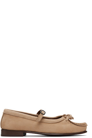 HEREUのベージュ Roses ヌバック フラットシューズがセール中