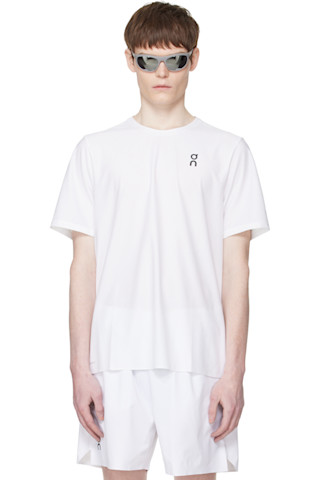 Onのホワイト Court-T Tシャツがセール中