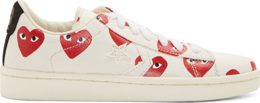 Comme des Garçons Play White Canvas Signature Heart Print Converse Edition Sneakers