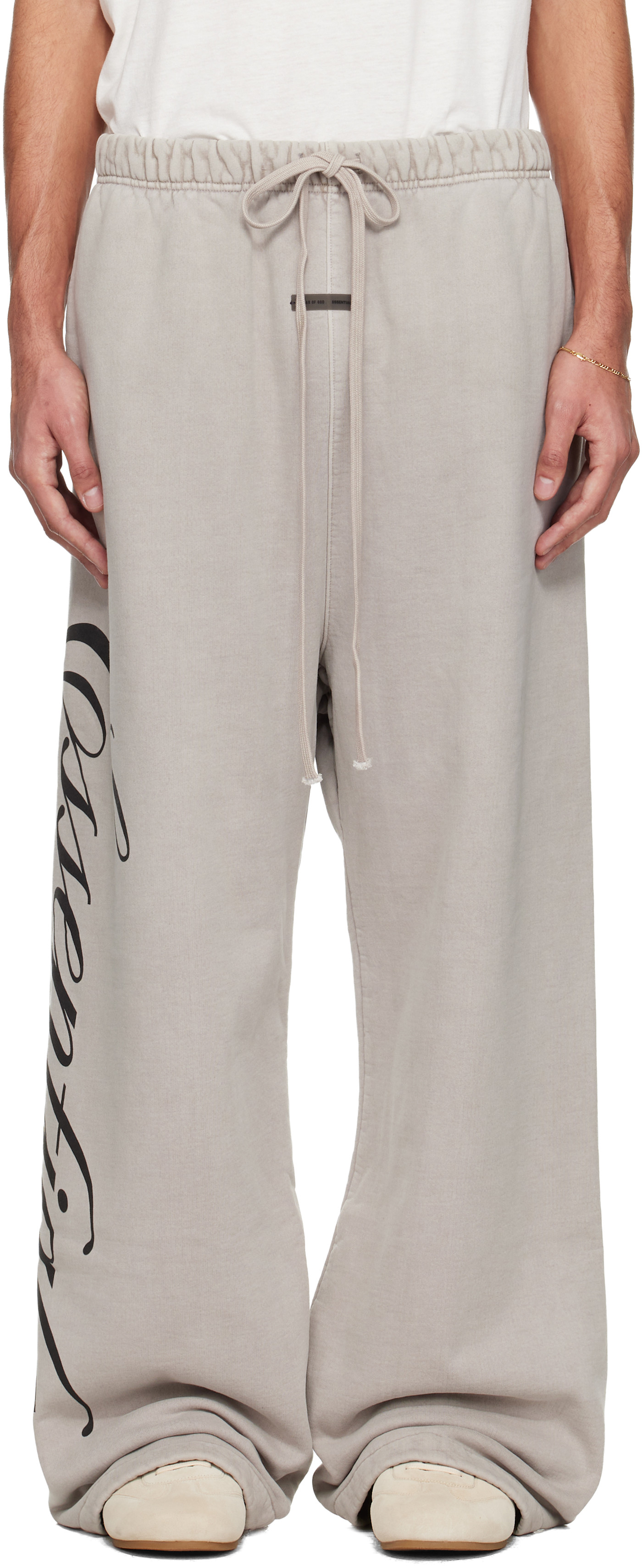 Спортивные брюки из плотного флиса для отдыха Fear of God ESSENTIALS серого цвета, дымчато-серые